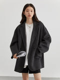 Cappotto doppio in lana per donna di Valstrend, rivestimento interno e esterno in lana calda e elegante.
