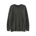 Maglione rotondo Valstrend shop in stile retrò con tessitura twist, jeans strappati e dettagliacci tattered, stile casual e trendy