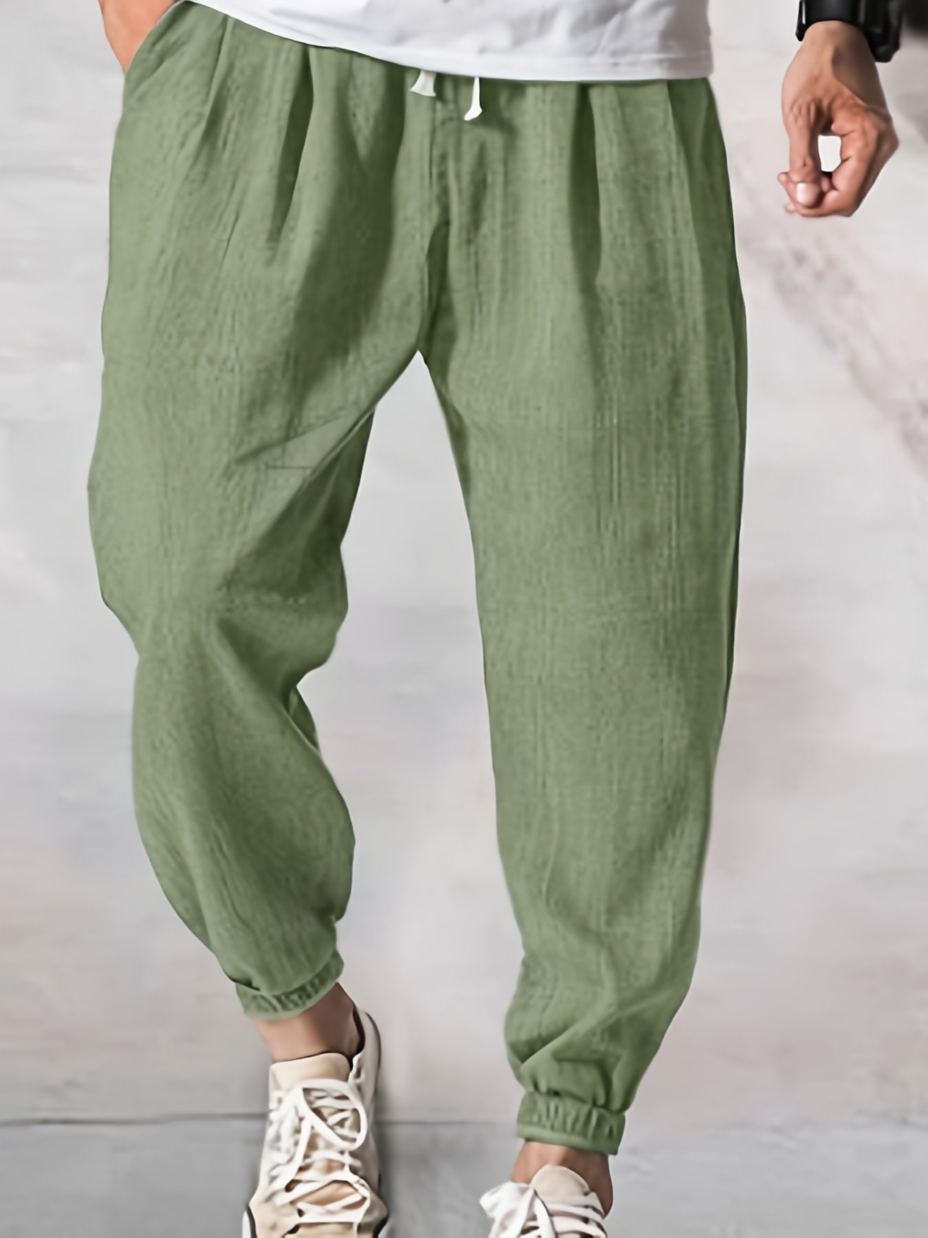 Joggers da uomo Valstrend in tessuto lavato e strappato, pantaloni casual con tasche, vita bassa e cinturina a coulisse.