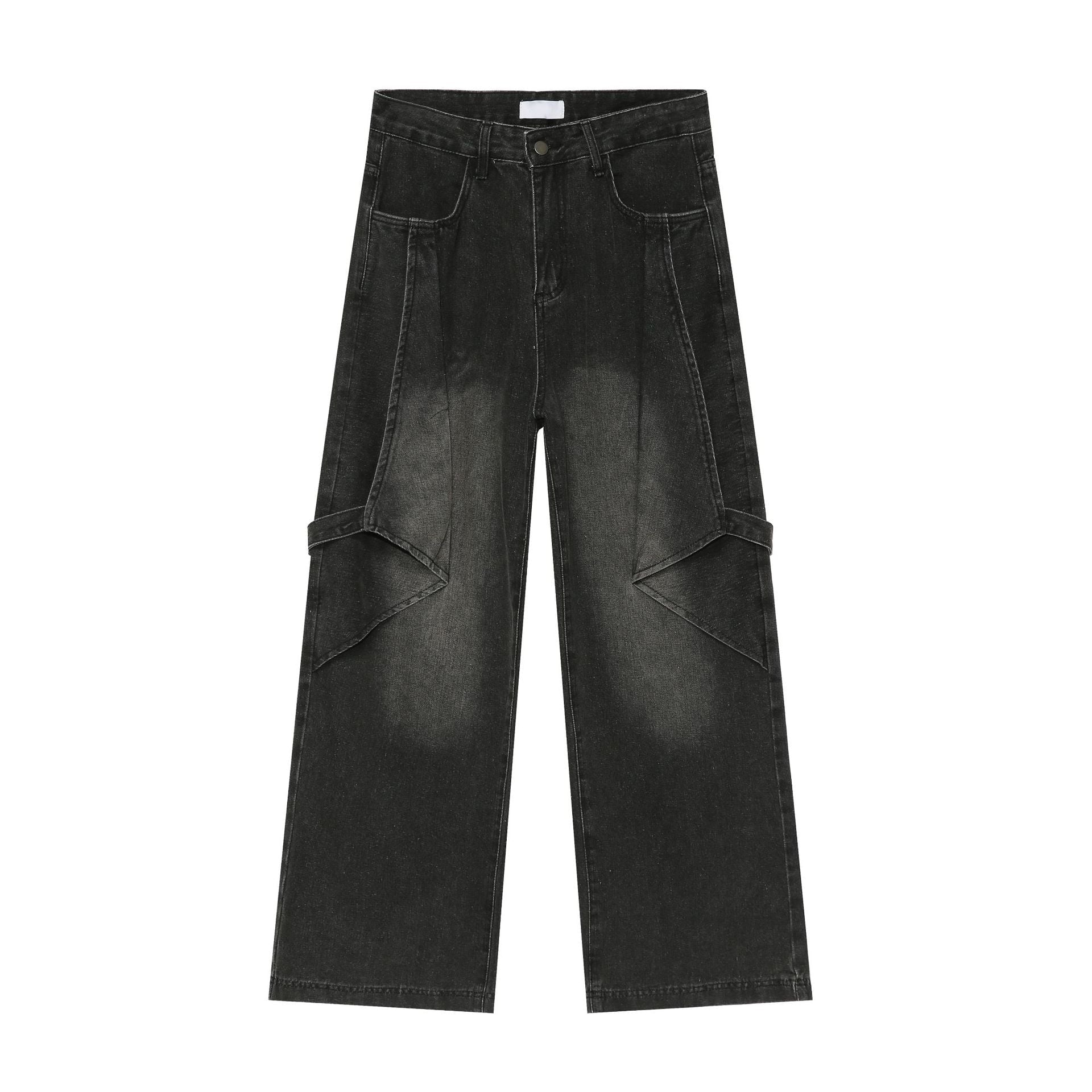 Jeans americani casual da studente con cuciture stilizzate, marca Valstrend shop, dettaglio di vestibilità e design in denim.
