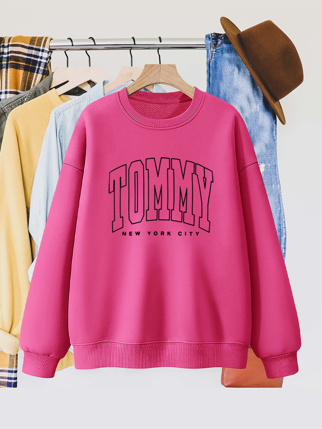 Felpa donna Tommy New York City con stampa letterale, maniche lunghe e collo rotondo, in poliestere e maglia, stile casual.
