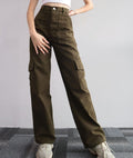 Jeans da donna alla moda Valstrend, a tre dimensioni e coordinati, con dettagli di stile e vestibilità moderna.