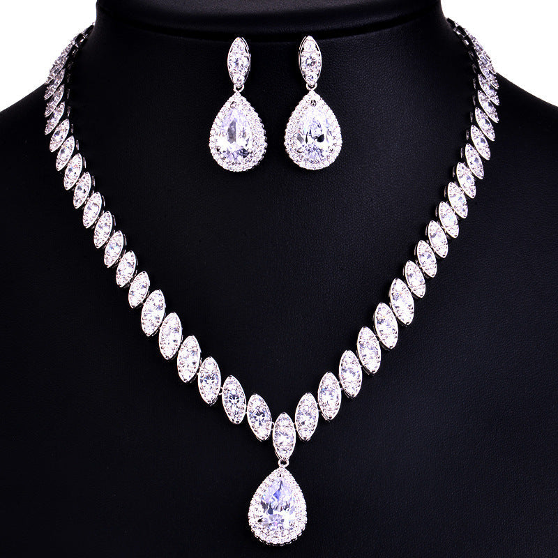 Set di gioielli in zirconio a due pezzi Valstrend, stile coreano, per commercio estero in Europa e America, elegante e brillante.