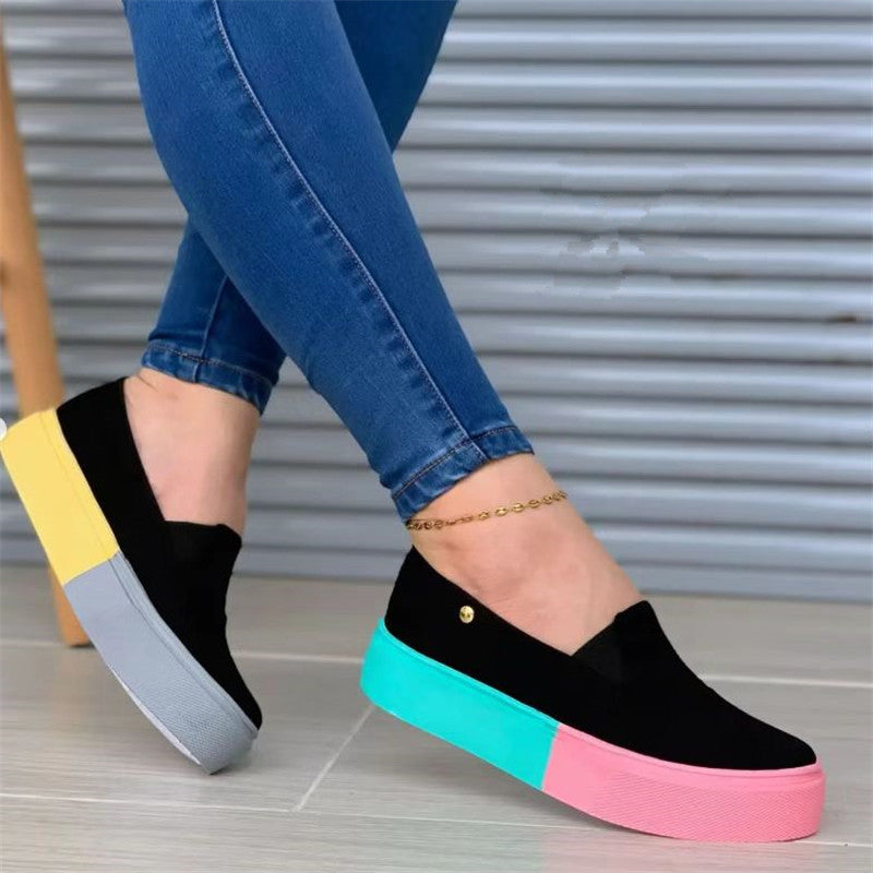 Scarpe da donna Valstrend con suola spessa e abbinamento di colori, stile alla moda e comfort visibile nella immagine.
