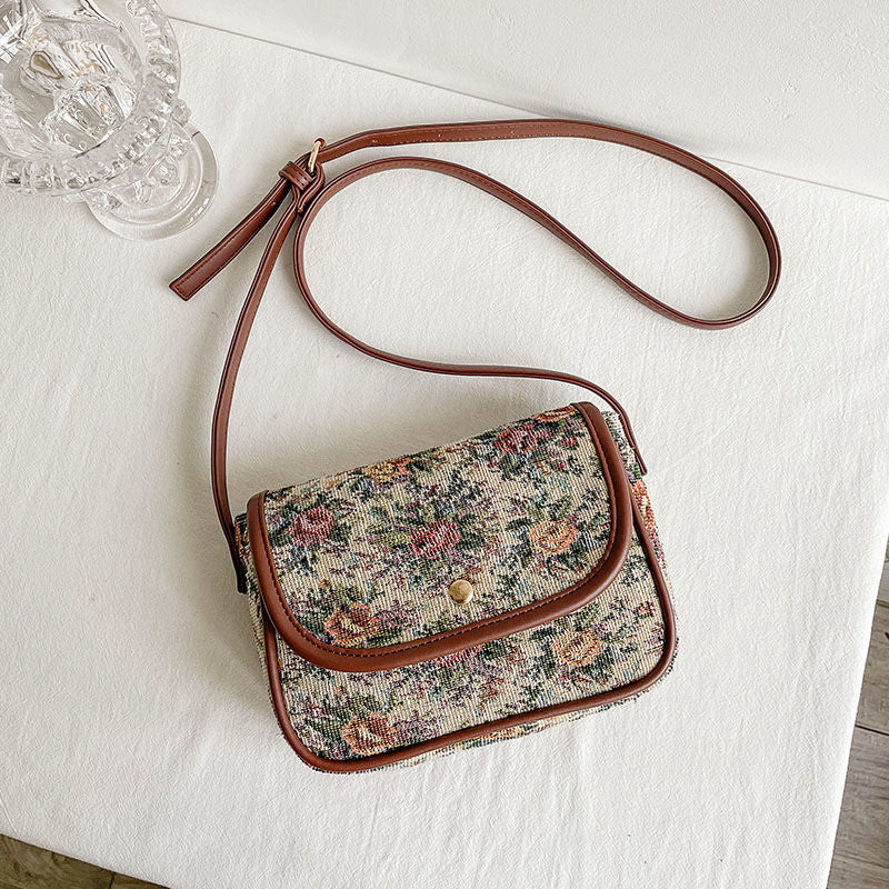 Borsa da donna estiva in stile etnico rétro con tracolla, linea femminile e dettagli colorati, marchio Valstrend shop.