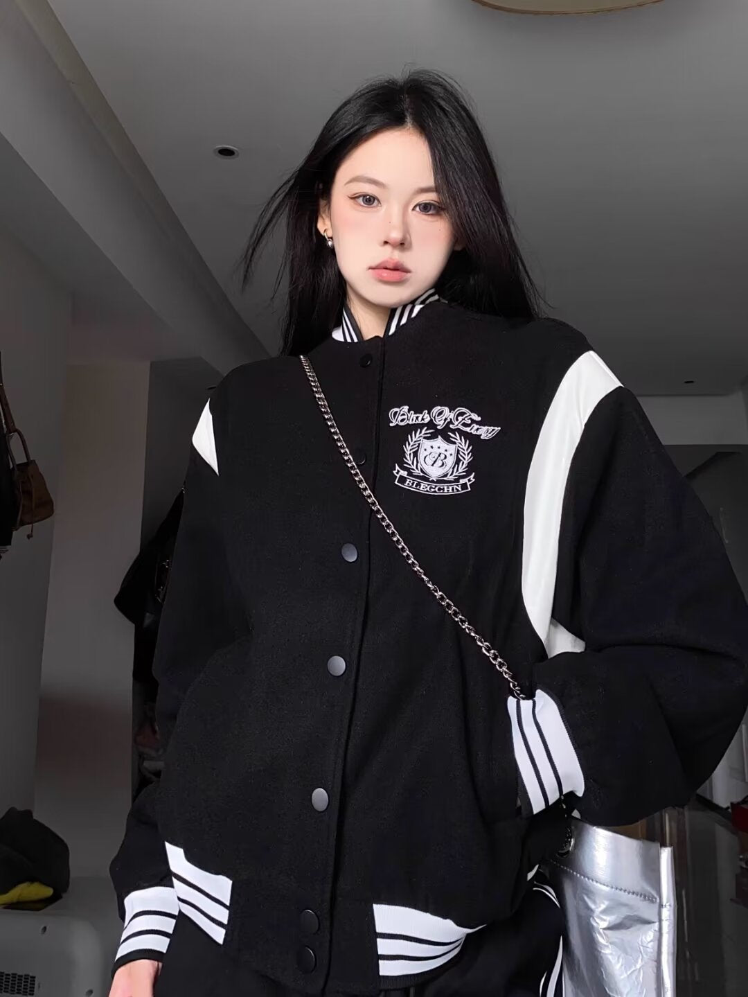 Giacca da baseball retrò da donna in stile americano con maniche a contrasto e cappuccio, marca Valstrend shop.