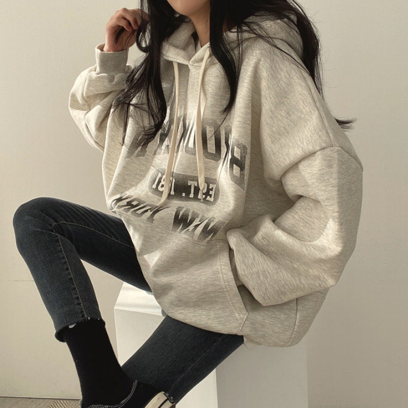 Giacca imbottita in pile spesso da donna autunno-inverno con cappuccio con lettere, stile casual Valstrend.