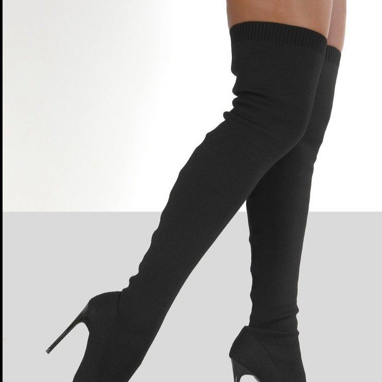 Calze a forbice a maglia con design alla moda per donna, stile knee sock, marca Valstrend shop, visibili in dettaglio.