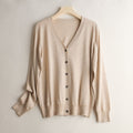 Cardigan in stile básico Valstrend, maglione di seta e maglione da pendolare, tessuto morbido e traspirante, indossato come cappotto leggero.