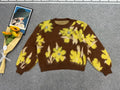 Maglione personalizzato alla moda per donna di Valstrend Shop con stampa originale e design elegante, indossato da una donna in abbigliamento casual