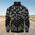 Giacca da uomo con maniche raglan e stampa paisley Valstrend, tessuto leggero e stile casual, vista frontale con dettagli colorati.
