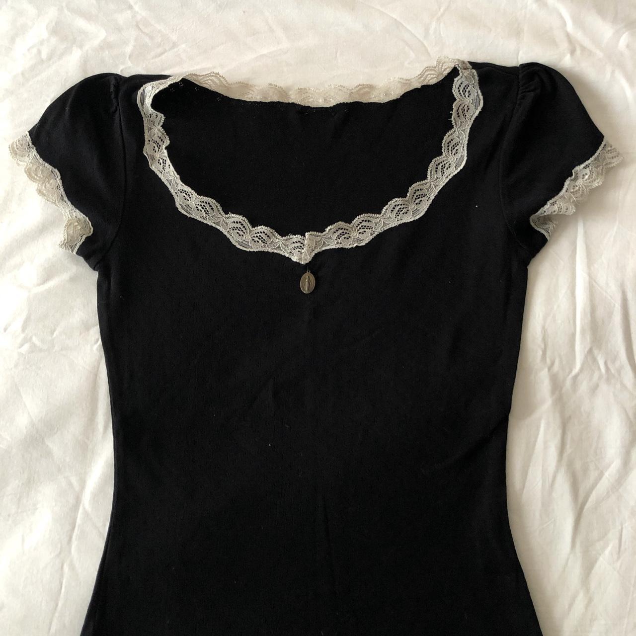 Maglietta donna Valstrend con maniche corte in pizzo, comoda e casual, perfetta per un look versatile e femminile.