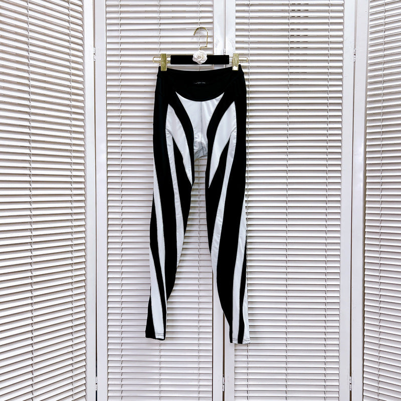 Leggings donna Valstrend con cuciture e rete, tessuto elastico, stile alla moda e comodo, perfetti per look casual e sportivi.
