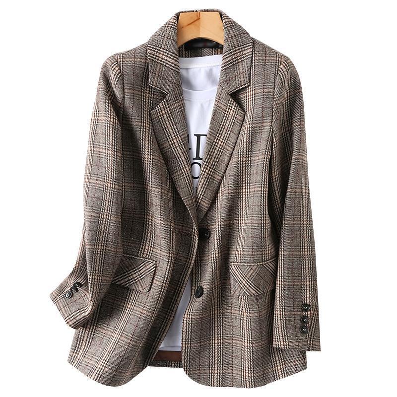 Giacca casuale larga per donna in stile primavera e autunno, marchio Valstrend, tessuto leggero e comodo, vista frontale.