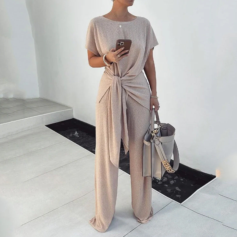Pantaloni da abito eleganti e alla moda di Valstrend, in maglia plissettata con lacci, stile sofisticato e alla moda.