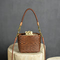 Borsa da donna in pelle di mucca intrecciata in stile vintage, con tracolla e dettagli eleganti, marca Valstrend.