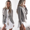 Cappotto di lana marrone di Valstrend Shop con collo alto e tasche laterali, perfetto per l'inverno.