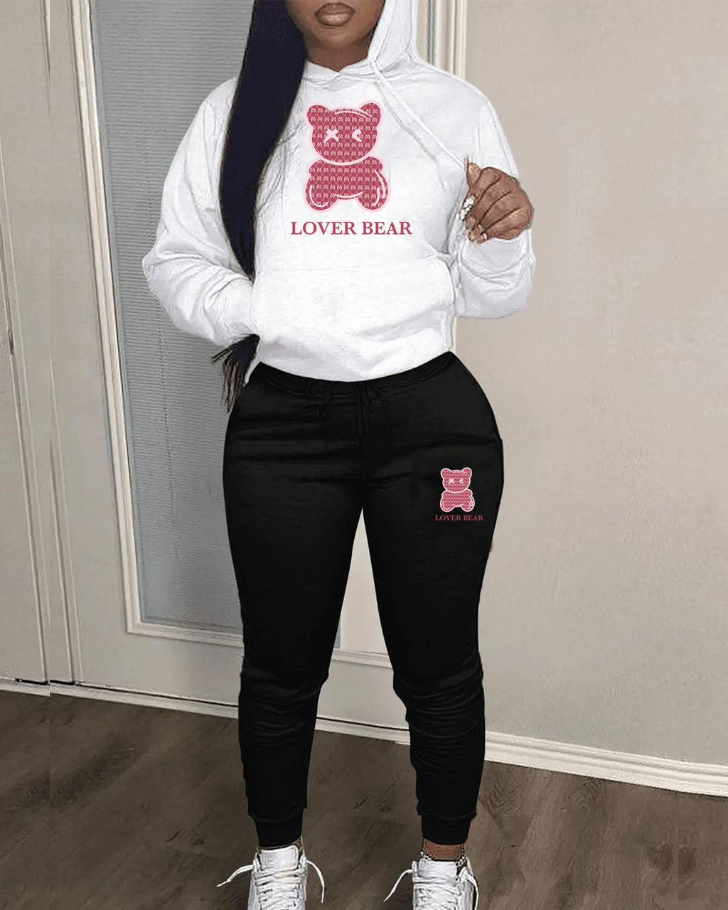 Completo da donna Valstrend con felpa con cappuccio e pantaloni sportivi, in stile casual e comodo, tessuto morbido e confortevole.