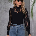 Maglietta donna Valstrend con collo alto e pizzo a contrasto, maniche lunghe eleganti per primavera e autunno.
