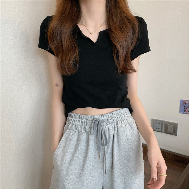 Maglietta donna Valstrend estate a maniche corte, slim fit, con scollo a midriff, design estivo e stile aderente.