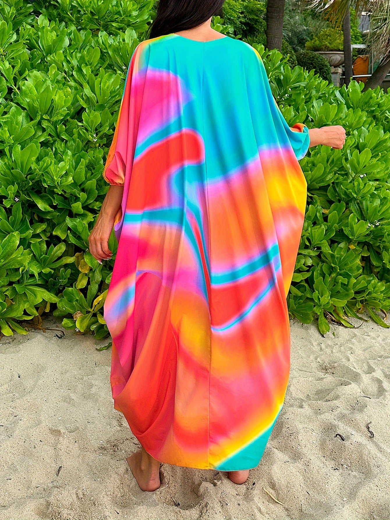 Vestito lungo da donna Valstrend, copertura elegante con stampa ombré colorata, collo rotondo e maniche a batwing, ideale per la spiaggia.