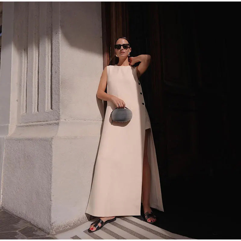 Vestito femminile elegante con bottoni, sfilato e largo, in tessuto leggero, marca Valstrend Shop, mostra dettaglio di design e vestibilità
