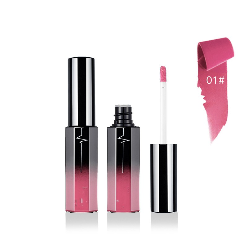 Lucidalabbra opaco Valstrend con colore intenso e finitura waterproof, visibile nella foto con applicatore e texture liscia