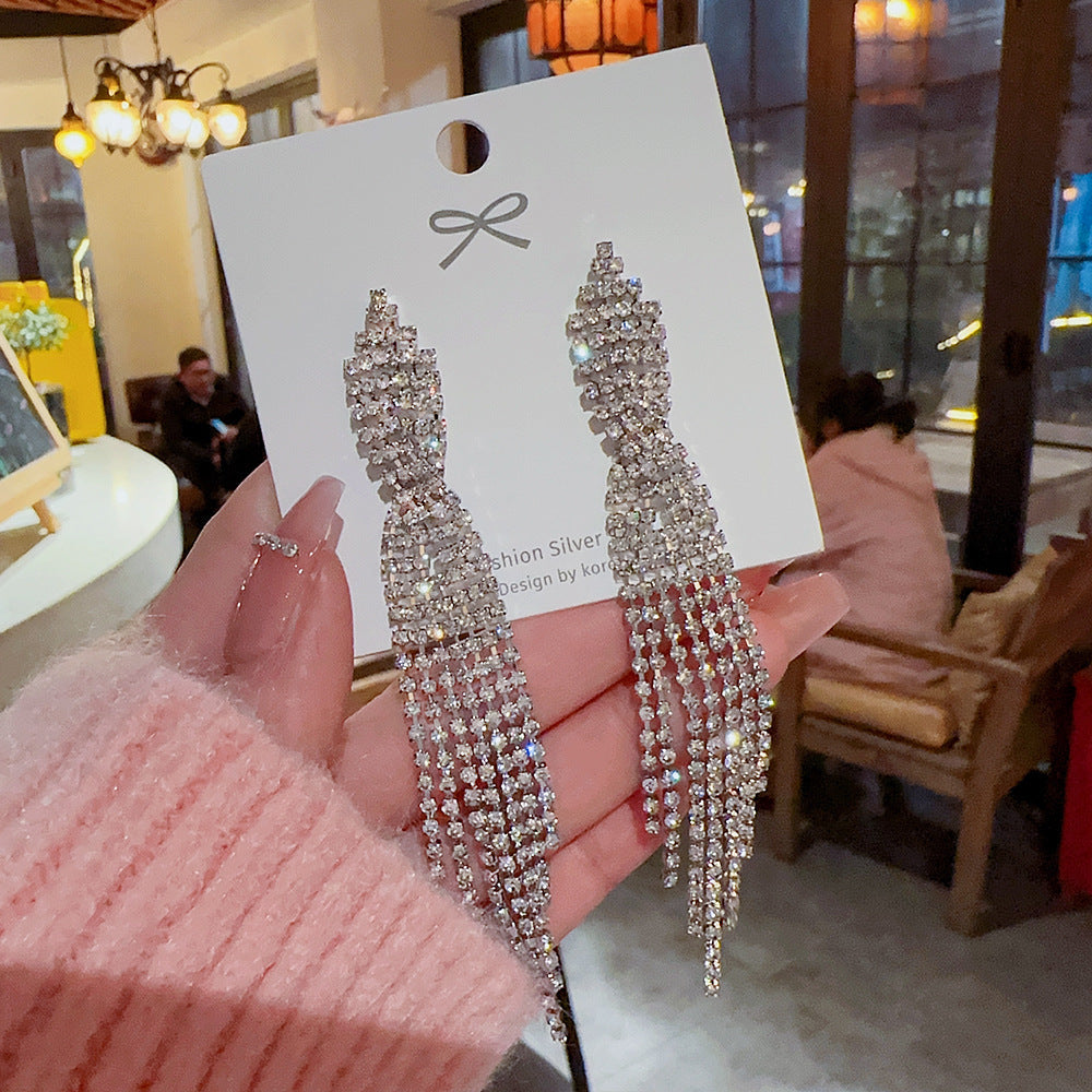Orecchini a spillo in argento sterling con perle di lusso, stile elegante e raffinato, da donna.
