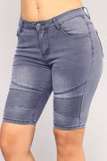 Jeans da donna europei e americani blu Valstrend shop, modello slim fit con vita alta e dettagli classici.