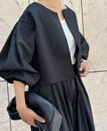Cappotto corto da donna con scollo a O, vestibilità morbida, in tessuto leggero, marca Valstrend, vista frontale.
