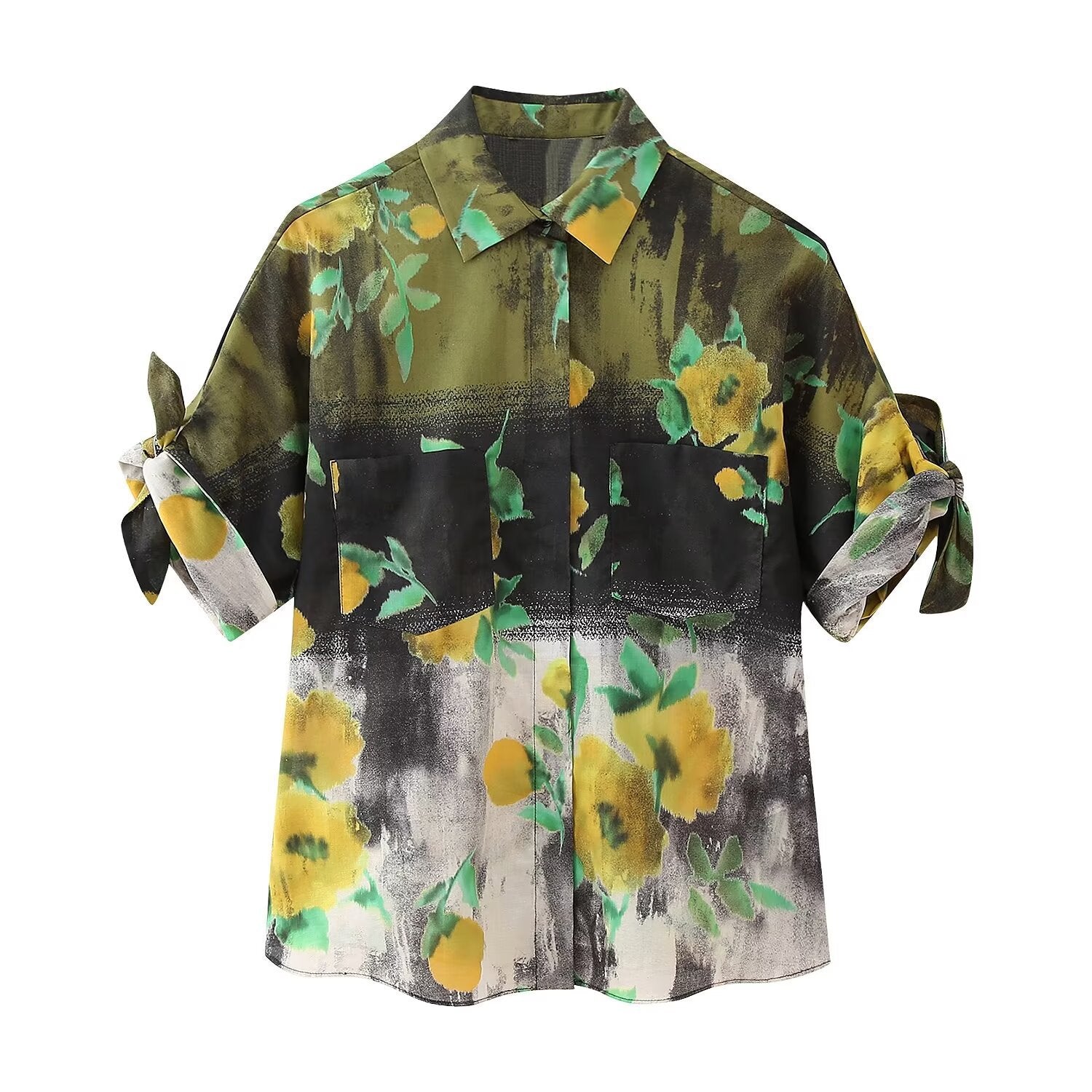 Camicia donna Valstrend con collo a revers, maniche corte, fantasia floreale e design a doppio petto elegante.