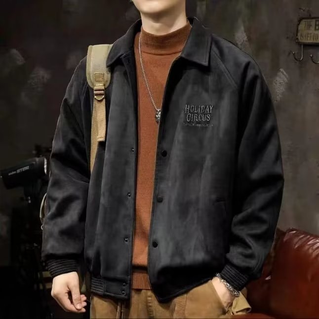 Giacca casual americana Valstrend, cappotto in tessuto morbido con collo alto e dettagli stile casual, vista frontale.