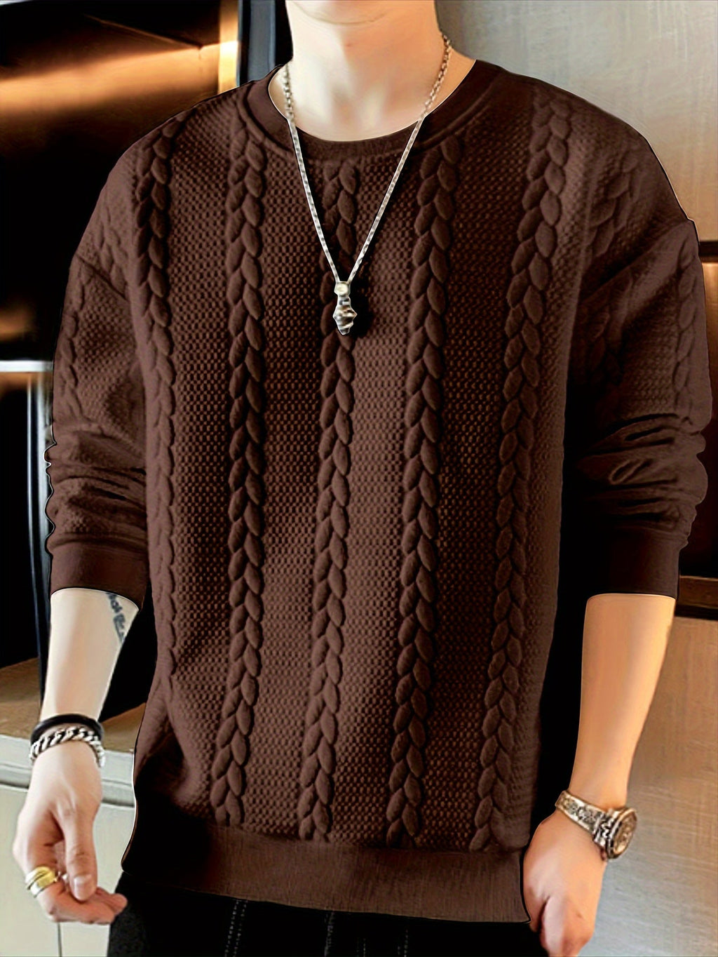 Maglione da uomo Valstrend in maglia a cable, maniche lunghe, collo rotondo, colore solido, tessuto misto poliestere, vestibilità regolare.