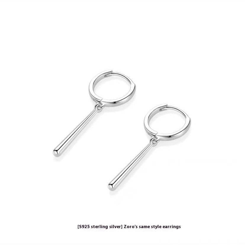 Orecchini in argento sterling S925 personalizzati, eleganti e alla moda, con design dolce e cool, ideali per un look distintivo.