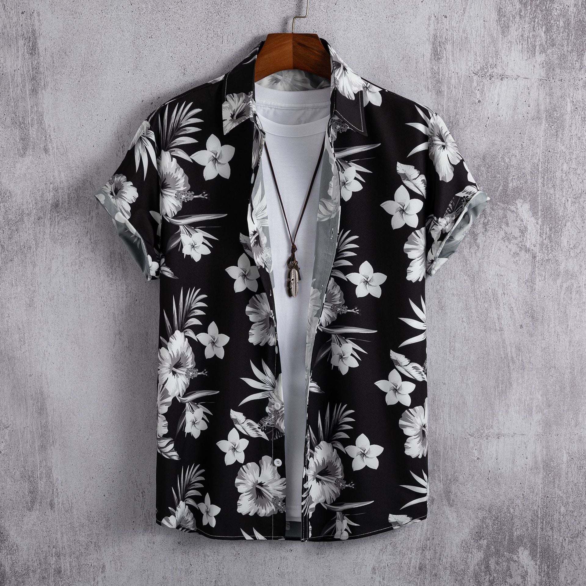 Camicia digitale da uomo Valstrend, stampa semplice e moderna, in tessuto leggero, ideale per look casual e alla moda.