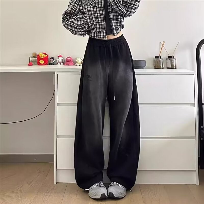 Pantaloni sportivi da donna autunno e inverno Valstrend shop, stile high street, in tessuto caldo e comodo, colore nero con dettagli sportivi.