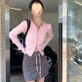 Cardigan lungo a righe con cappuccio e maniche lunghe, maglione in maglia Valstrend, stile casual e comodo.