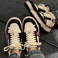 Scarpe sportive Valstrend Super Hot All-match con suola spessa e stile americano, design chic e moderno, vista frontale delle sneakers.