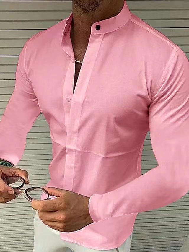 Camicia da uomo in seta sintetica colorata di Valstrend, tessuto lucido e morbido, con colletto e bottoni frontali.