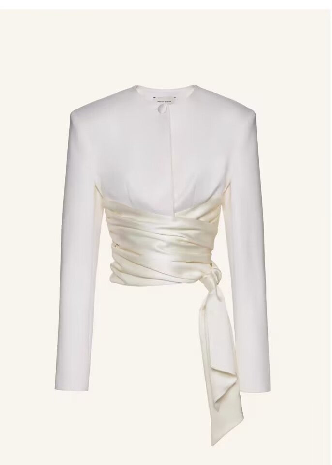 Top con spalline imbottite, maniche lunghe e gonna a spacco con motivo floreale tridimensionale, marchio Valstrend.