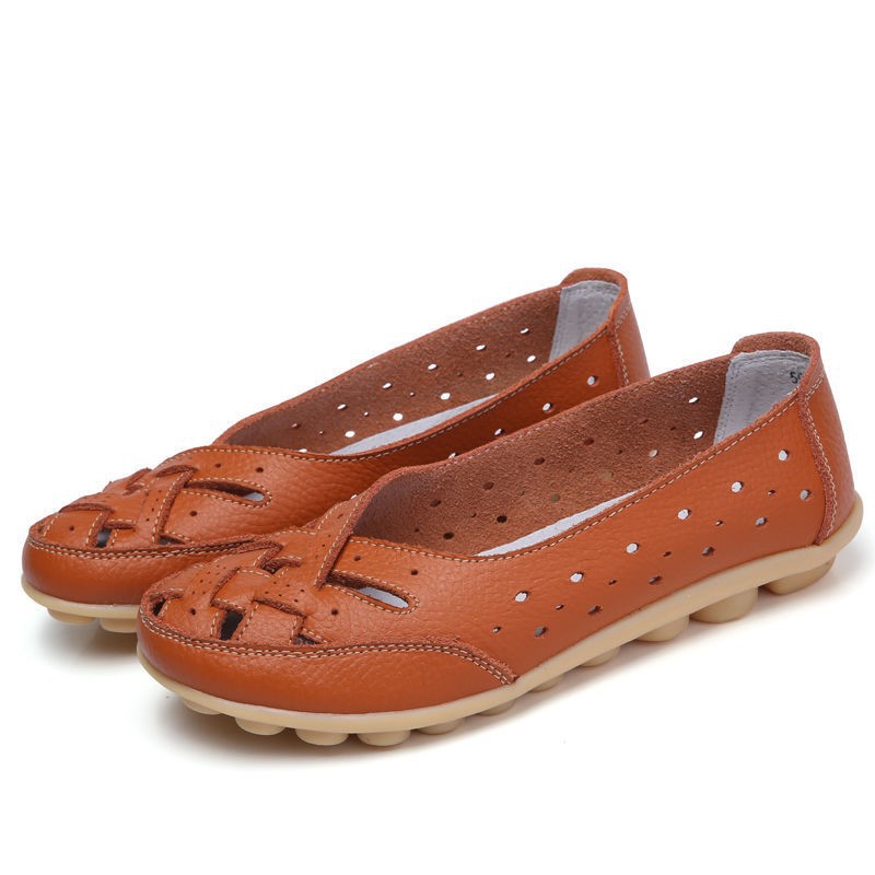 Women's Middle-aged And Elderly Hollow Hole Flat Gommino Round Head Soft Bottom