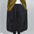 Pantaloni donna in stile retrò con strisce a contrasto, vestibilità larga e morbida, marca Valstrend shop, in tessuto leggero.