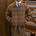 Cappotto slim-fit con colletto alla coreana e motivo a quadri blu e grigio, di marca Valstrend shop, vista frontale.