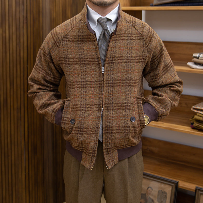 Cappotto slim-fit con colletto alla coreana e motivo a quadri blu e grigio, di marca Valstrend shop, vista frontale.