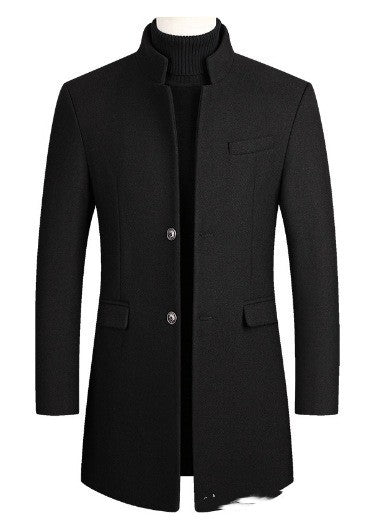 Cappotto da uomo in cotone e spessore Valstrend Shop, vista frontale con collo alto e chiusura frontale robusta.