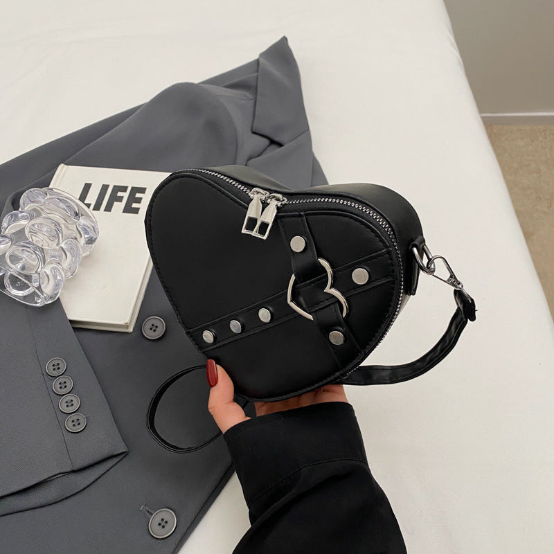 Borsa a tracolla da donna Valstrend, elegante a forma di cuore, con scatola di alta qualità, dettagli raffinati e finiture curate.