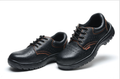 Scarpe da lavoro antiscivolo e resistenti all'usura Valstrend con protezioni di sicurezza, ideali per l'estate, in primo piano.