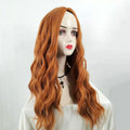 Capelli wig europei e americani Valstrend, donna con faccia divisa e schiuma, acconciatura stile perm, visibile in dettaglio.