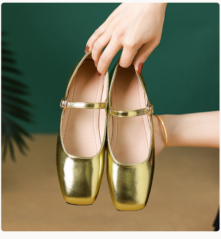 Scarpe décolleté donna stile francese Valstrend con suola piatta e design elegante, in pelle liscia e dettagli classici