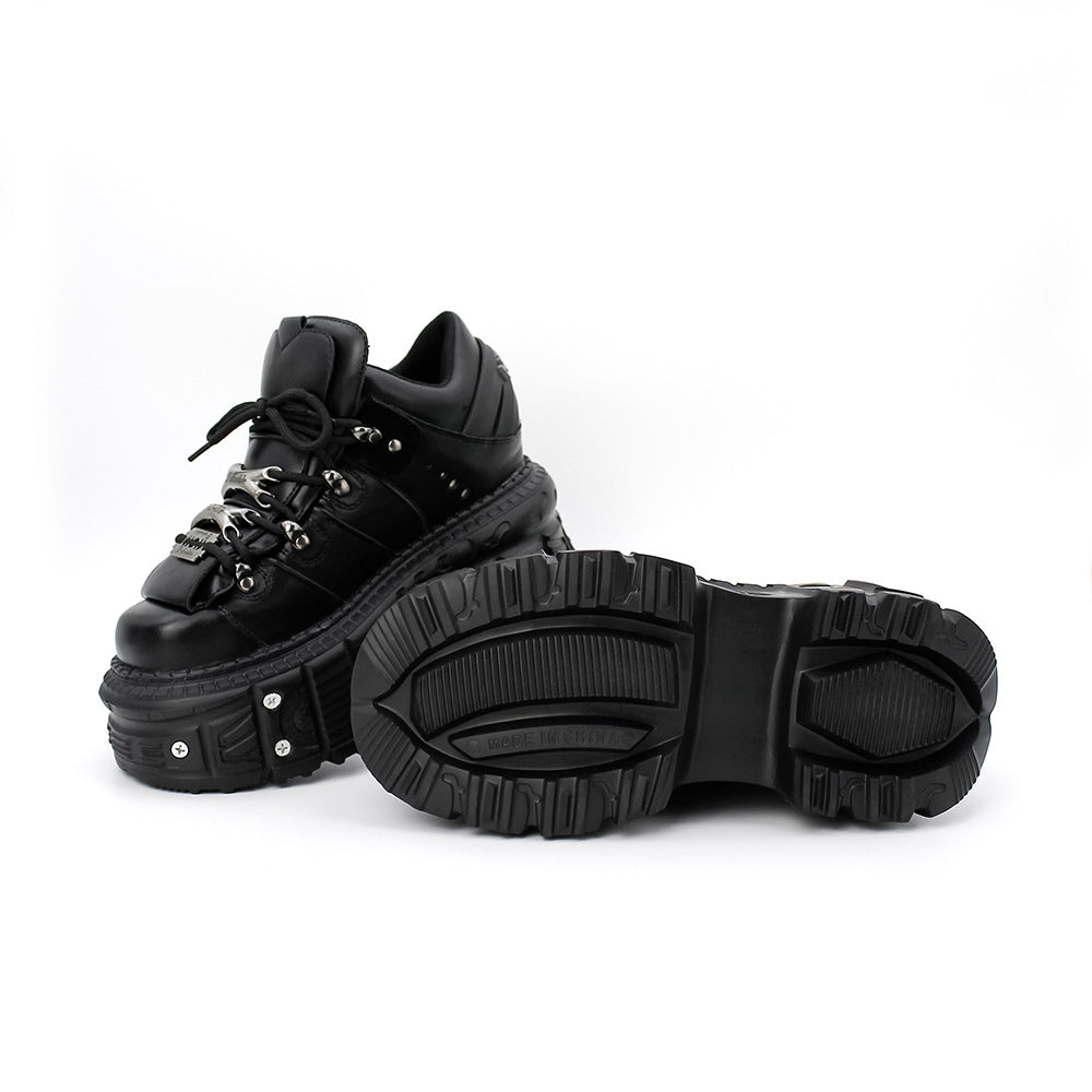 Scarpe in pelle nere Valstrend con dettagli a borchie, stile goth punk, altezza aumentata e design ispirato alla cultura asiatica femminile